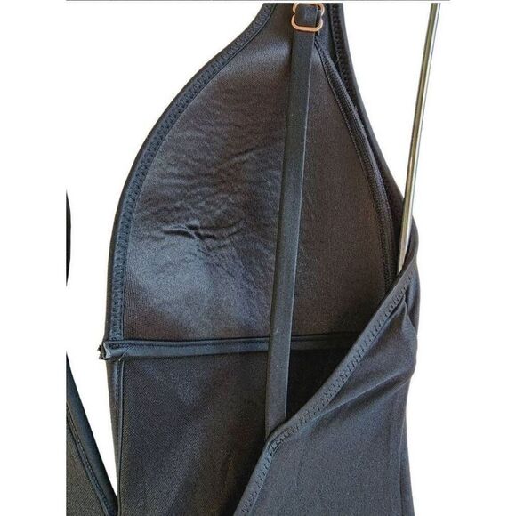 Bar III Womens Plunge V-Wire One-Piece Swimsuit Black, Size XS, New $88 - Picture 6 of 8